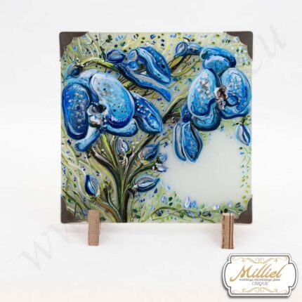 Hand-painted glass with a blue card magnolia