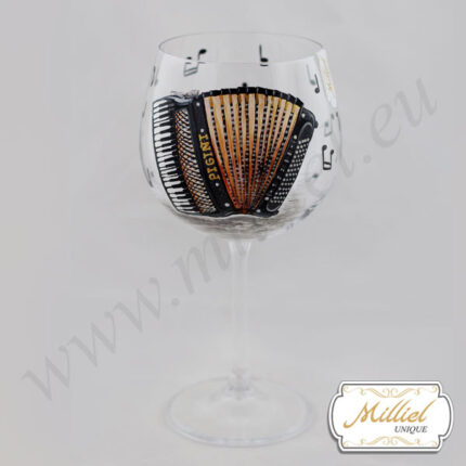 a-cup-of-red-wine-accordon