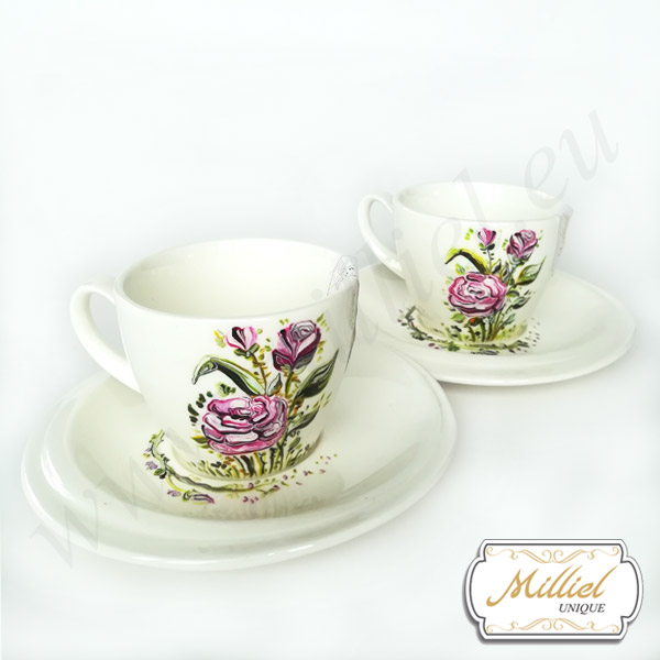 dvoika-chashi-za-kafe-rozova-eustoma dvoika-chashi-za-kafe-rozova-eustoma