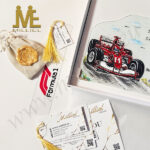 Персонализиран подарък – ръчно изработена керамична плочка с червено Ferrari Formula 1, опакована в луксозна кутия от Milliel.